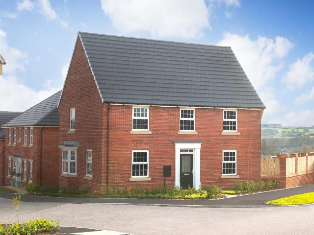House for sale in Hoylandswaine, South Yorkshire