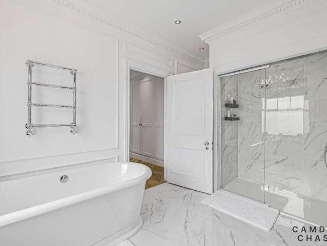 House for sale in Totteridge, Greater London
