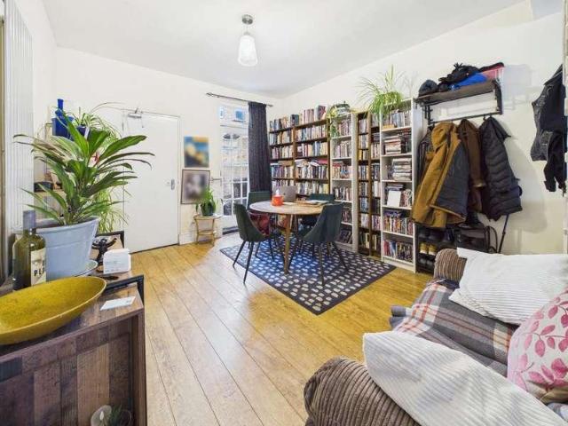 House for sale in Highfields, Old Wharf