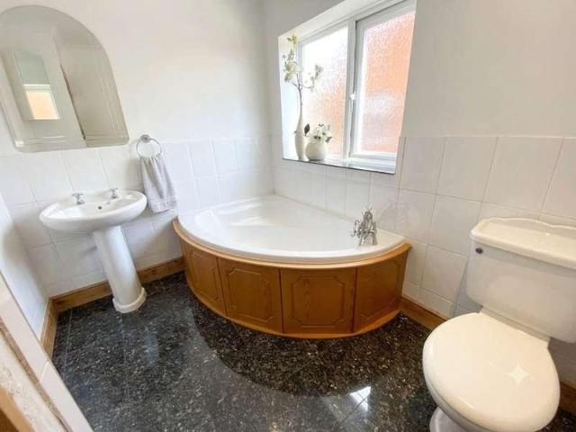 House for sale in Heol-las, Surrey