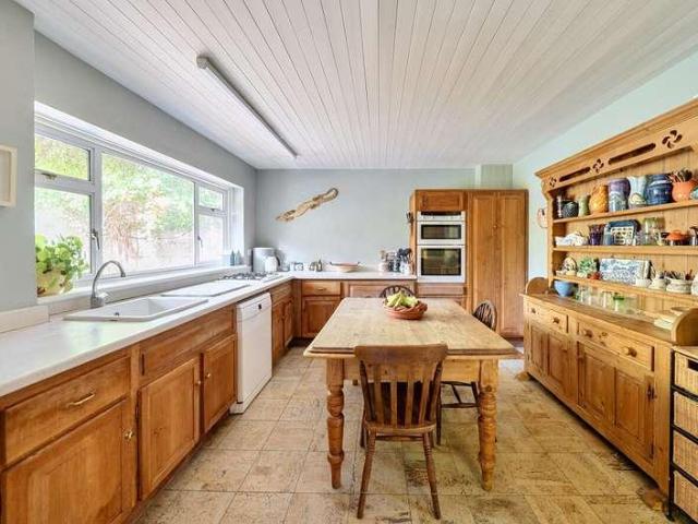 House for sale in Dunstable, Central Bedfordshire
