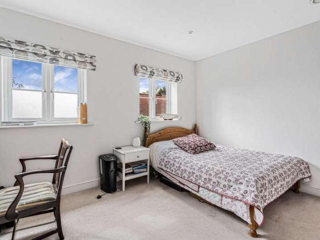 House for sale in Fole, Surrey