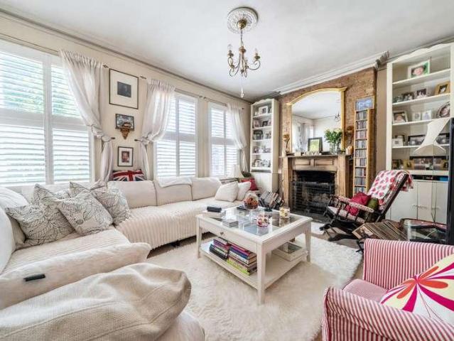 House for sale in London Borough of Ealing, Hanwell