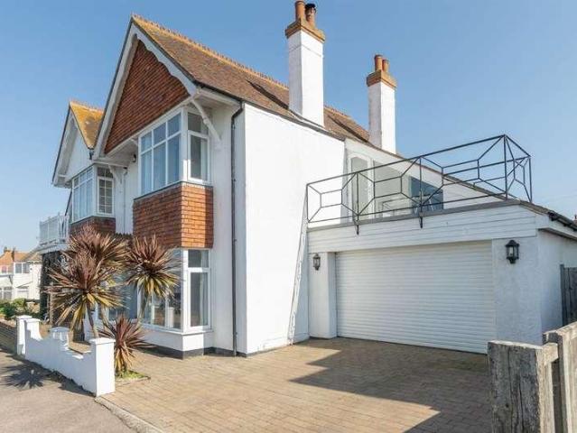 House for sale in Hampton, The Bridge