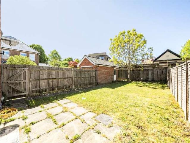 House for sale in Motspur Park, Greater London
