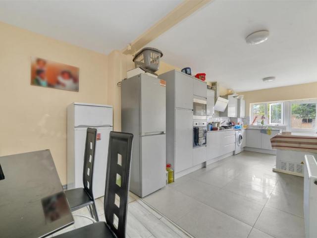 House for sale in Dagenham, Greater London
