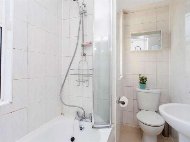 House for sale in London Borough of Merton, Raynes Park