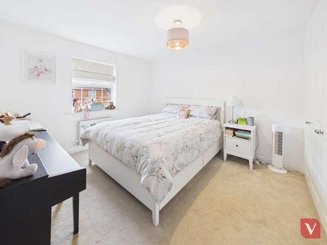 House for sale in Round Green, Luton
