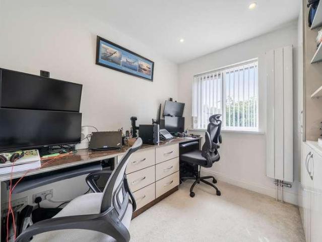 House for sale in Watford Rural, Batchworth