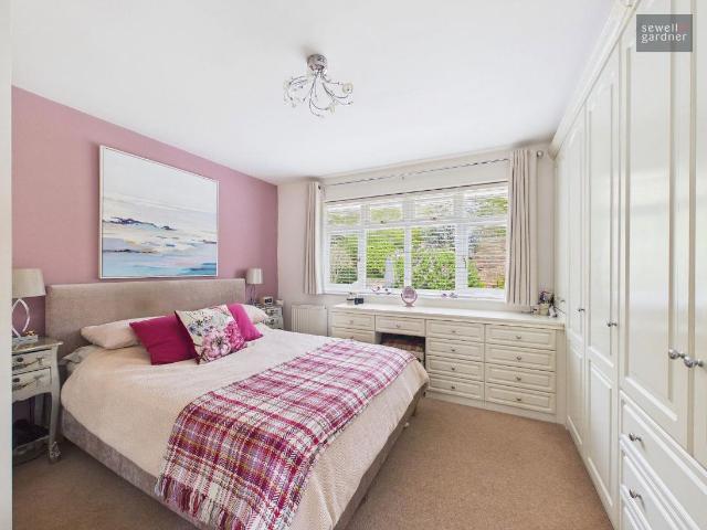House for sale in Heronsgate, Batchworth