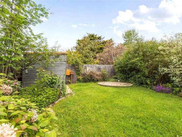 House for sale in Fole, Surrey