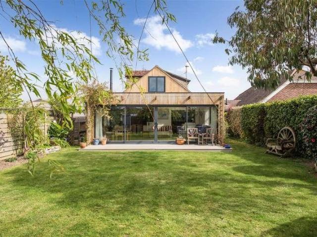 House for sale in Littlecote, West Sussex
