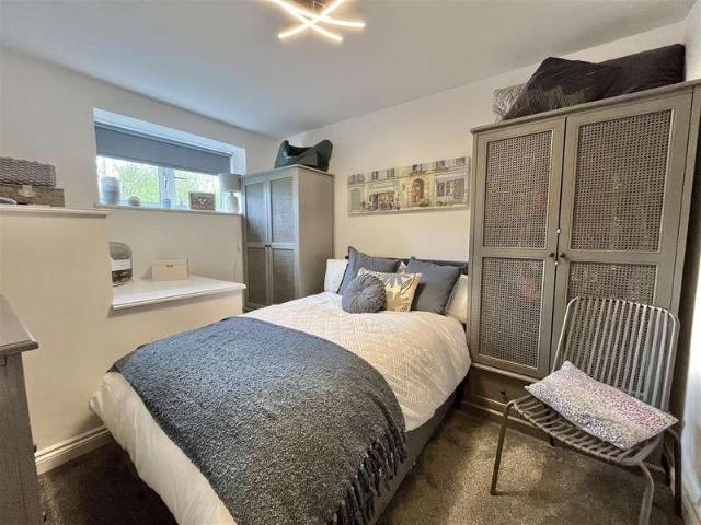 House for sale in Charlesworth