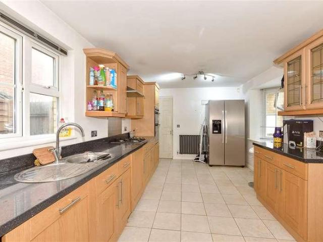 House for sale in East Cliff, Acol