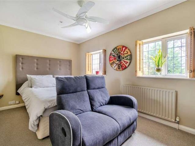 House for sale in Lower Green Esher, Blackhills