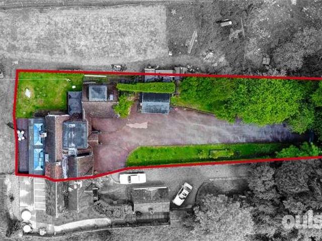 House for sale in Bromsgrove, Worcestershire