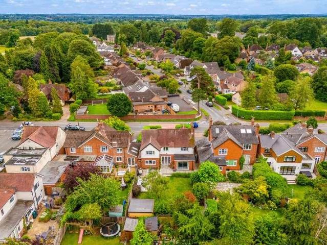 House for sale in Green Close, Warwickshire