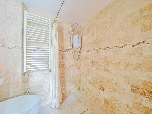House for sale in Cox Green, Horsham