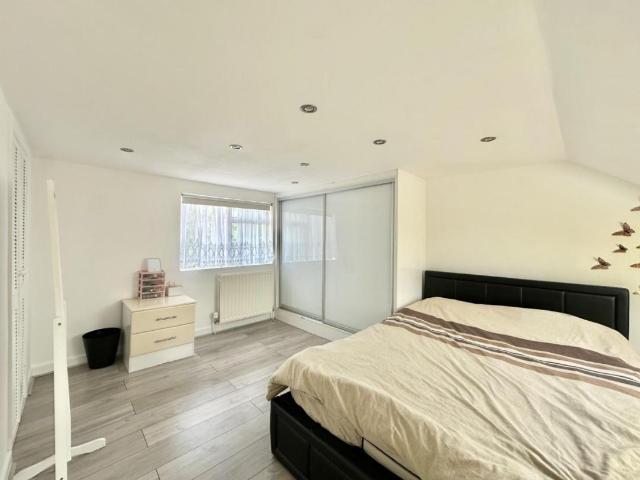 House for sale in Yeading, Greater London
