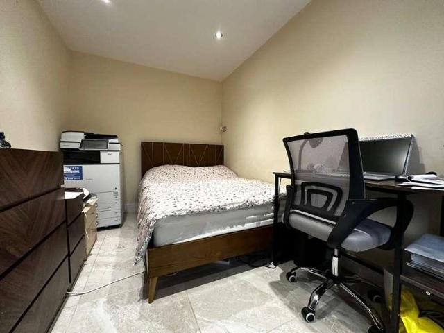House for sale in Totteridge, Cressex