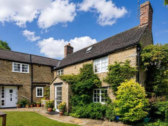 House for sale in Evershot, Oxfordshire