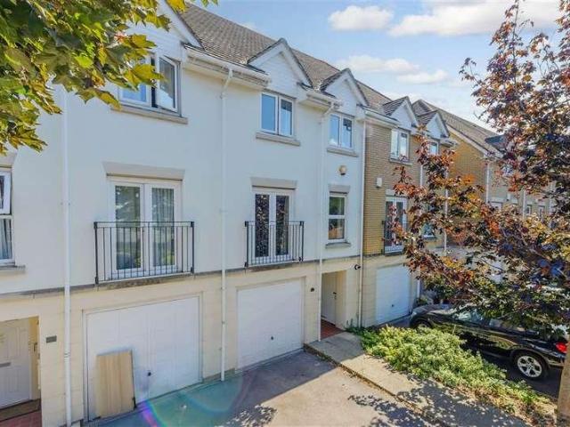 House for sale in Monks Orchard, Kent