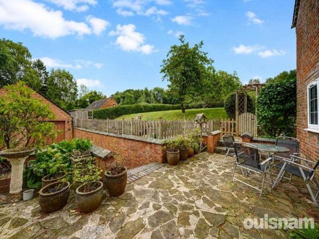 House for sale in Bromsgrove, Worcestershire