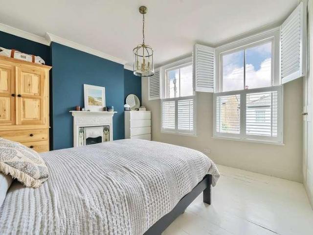 House for sale in Teddington, Strawberry Hill