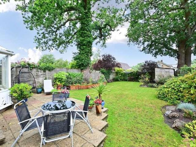House for sale in Frogmore, Hart