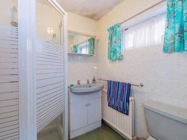 House for sale in Windsor, Furze Platt