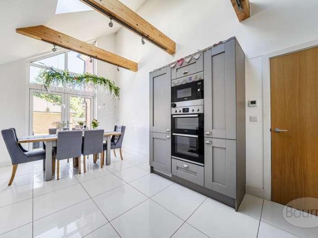 House for sale in Fole, Surrey