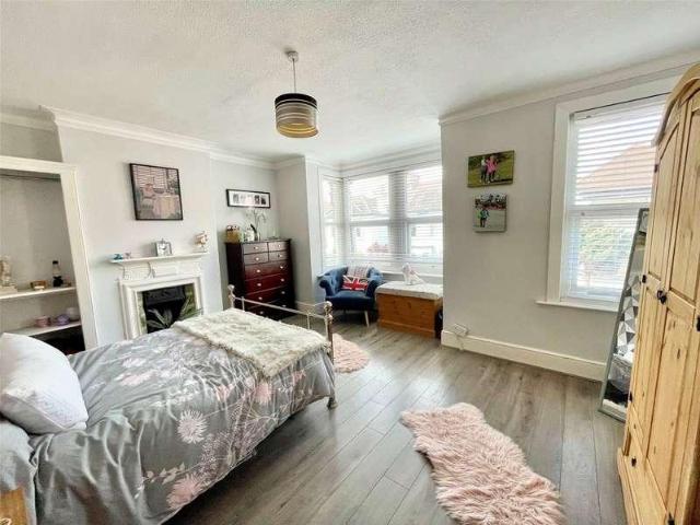House for sale in Alton Barnes, Essex