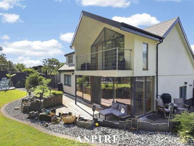 House for sale in South Benfleet, Essex