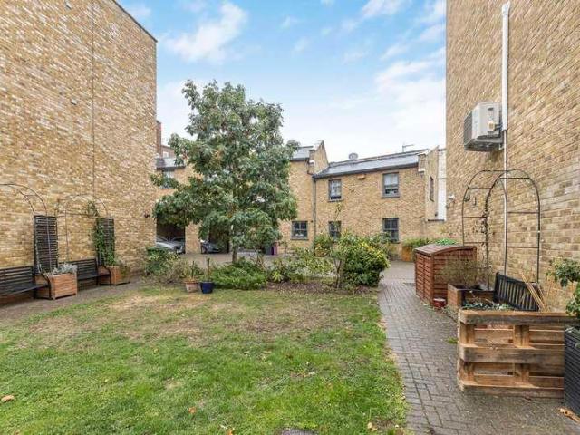 House for sale in London Borough of Tower Hamlets, Greater London