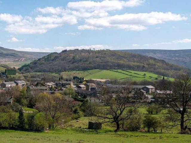 House for sale in Charlesworth, East Midlands