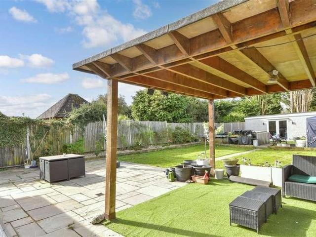 House for sale in The Butts, Kent