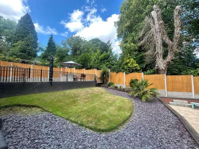 House for sale in Dixons Green, West Midlands