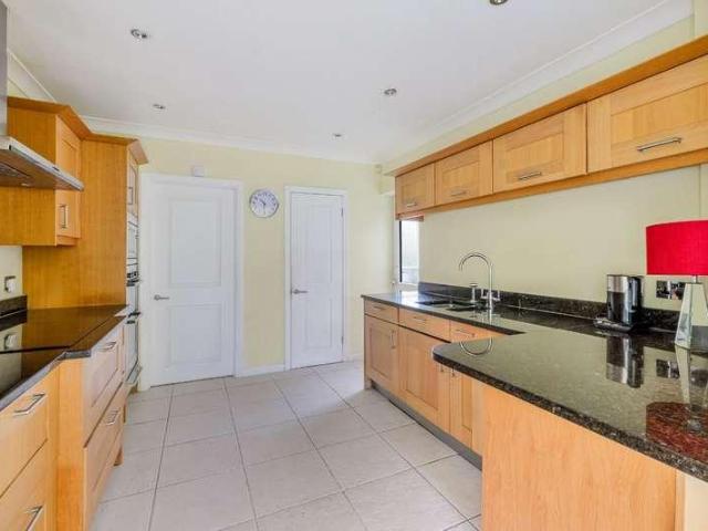 House for sale in Woodcote, Epsom