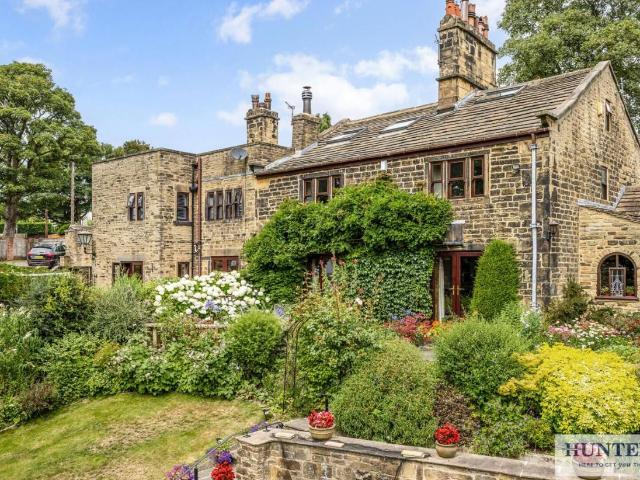 House for sale in Rawdon, West Yorkshire