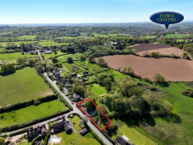 House for sale in Furzehill, East Dorset