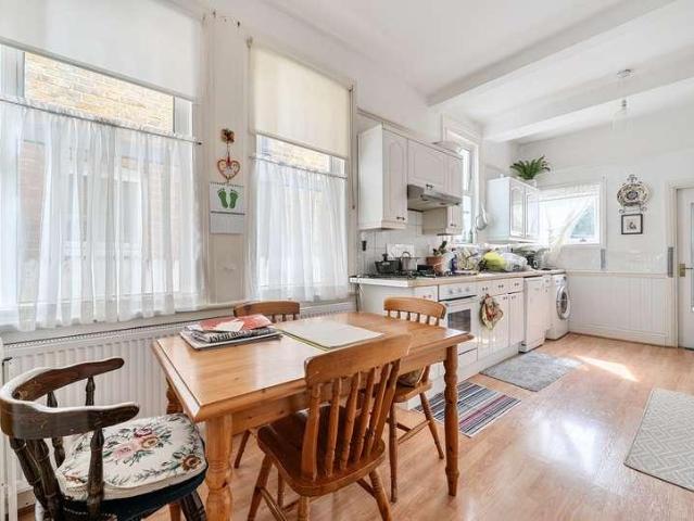 House for sale in London Borough of Croydon, Norbury