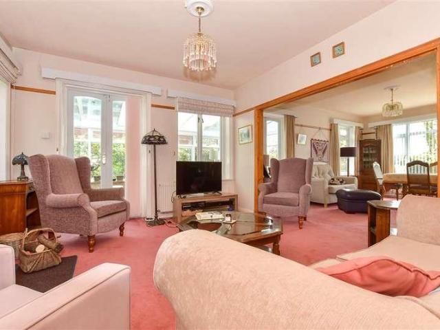 House for sale in Upper Walmer, Ash
