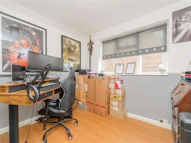 House for sale in Worcester Park Estate, Dartford