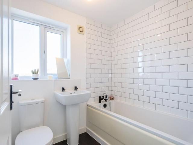 House for sale in Barton In Fabis, East Midlands