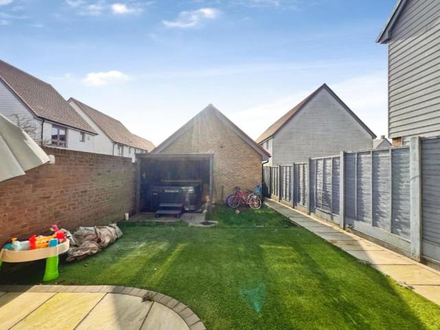 House for sale in Orchard Heights, Bridgefield