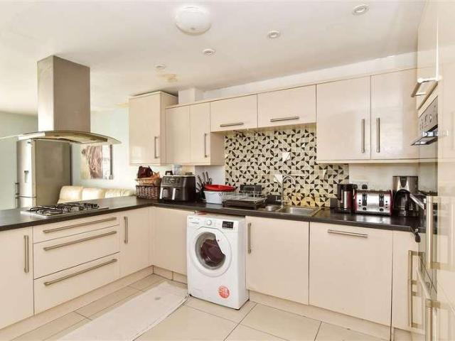 House for sale in Laindon, Essex