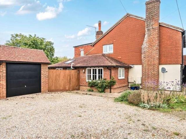 House for sale in Cox Green, Horsham