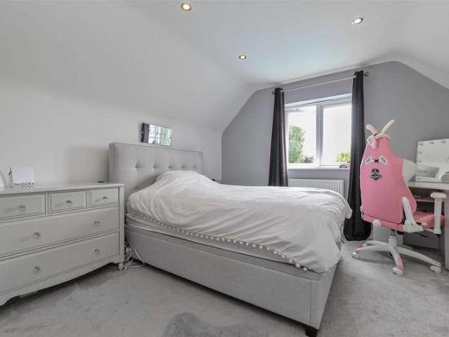 House for sale in St Albans, Chiswell Green