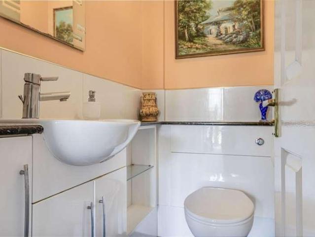 House for sale in Hook Green, Hamerton