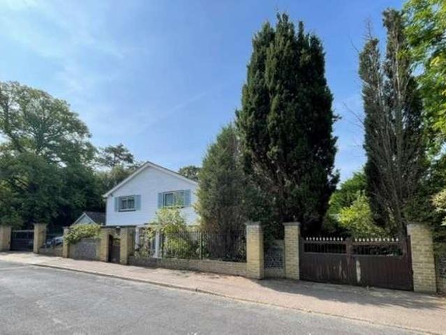 House for sale in Acol, Kent